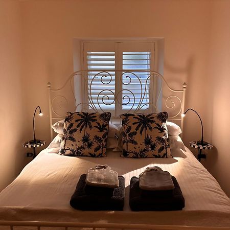 Luxurious 2 Bedroom Apartment With Sea View In Monkstown Блэкрок Экстерьер фото