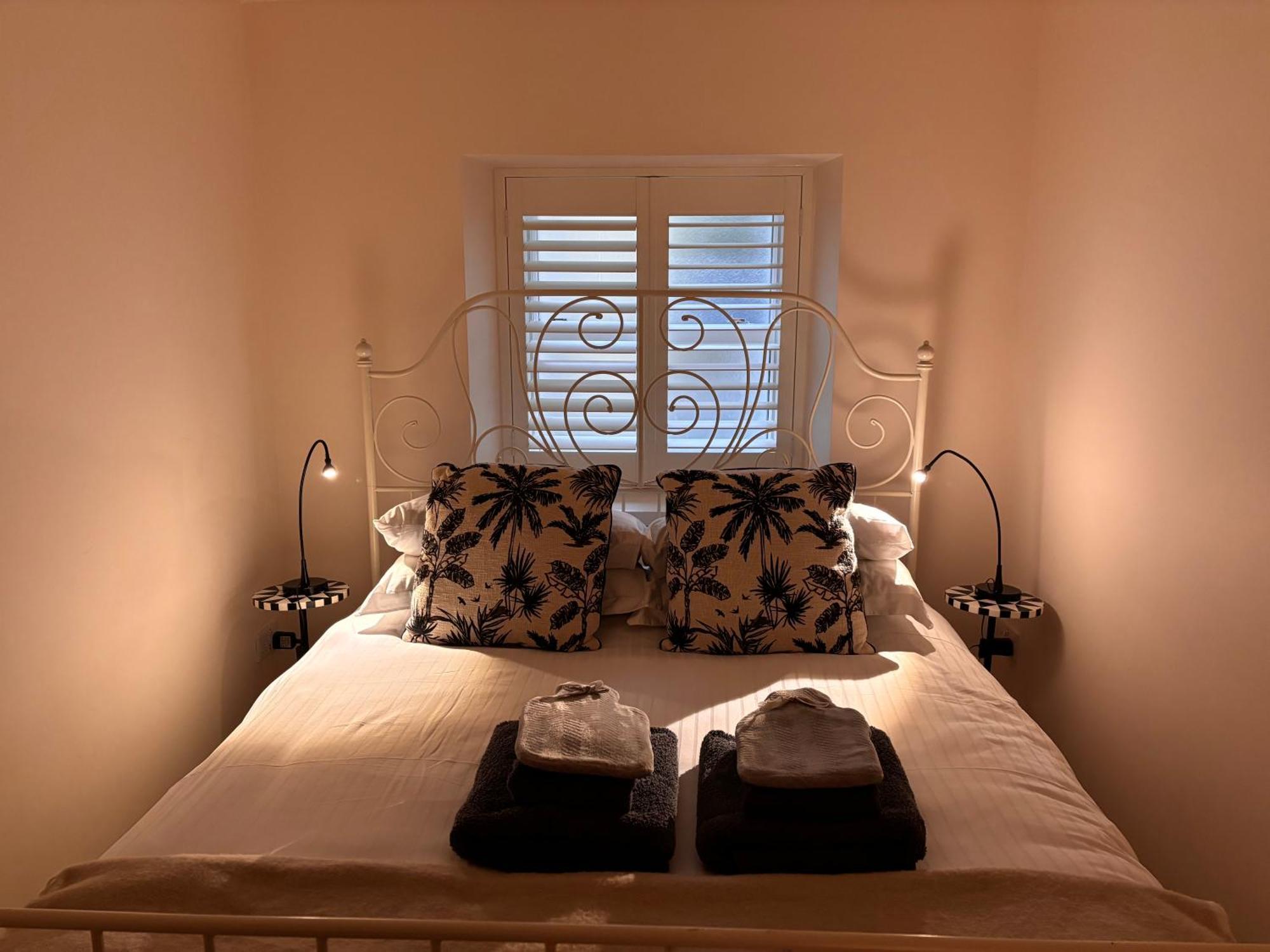 Luxurious 2 Bedroom Apartment With Sea View In Monkstown Блэкрок Экстерьер фото