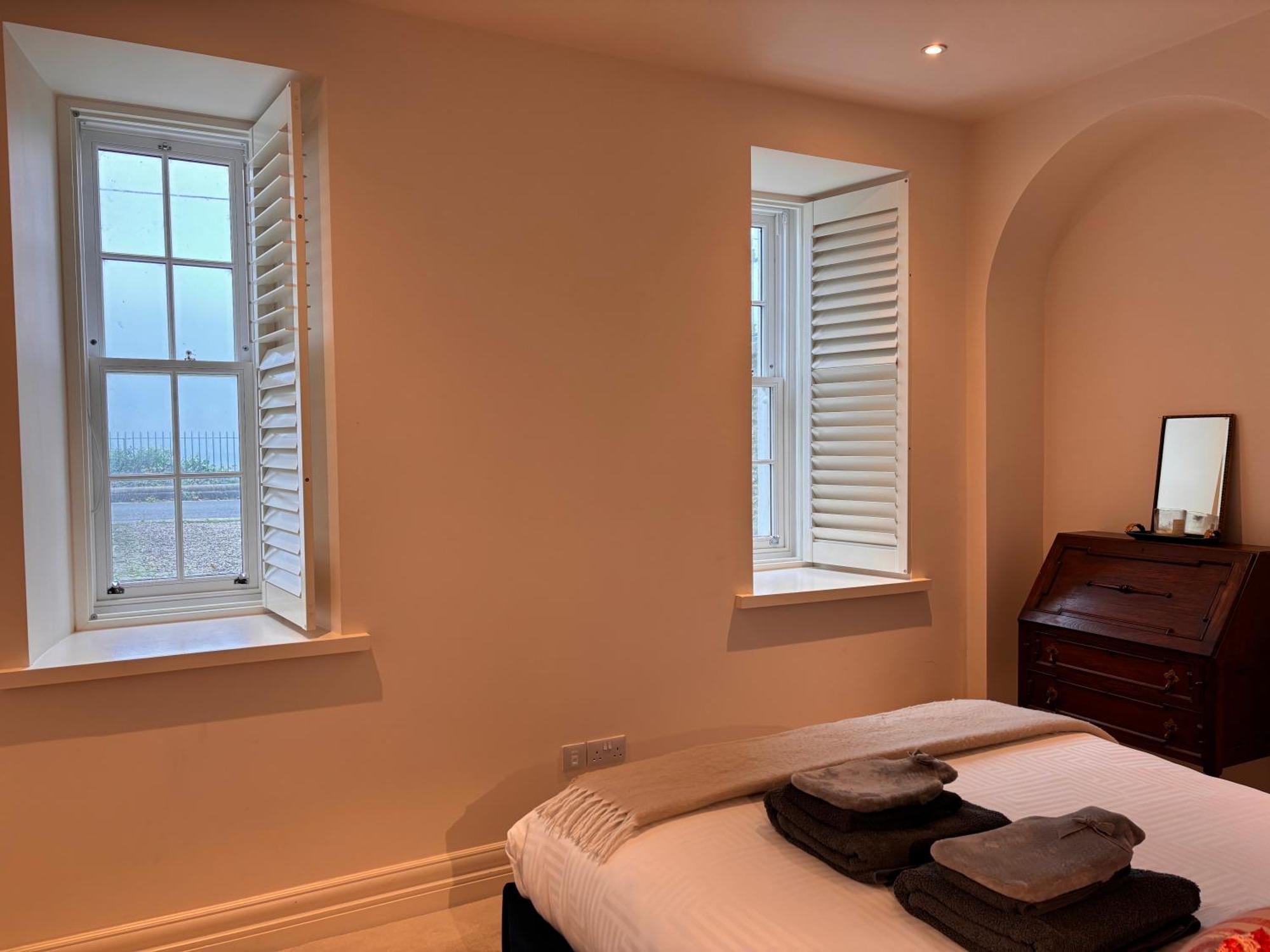 Luxurious 2 Bedroom Apartment With Sea View In Monkstown Блэкрок Экстерьер фото