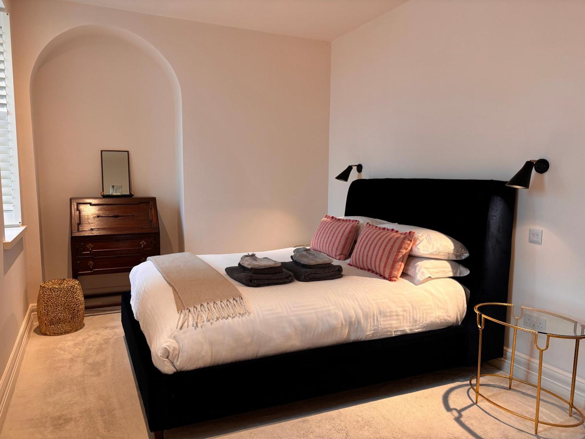 Luxurious 2 Bedroom Apartment With Sea View In Monkstown Блэкрок Экстерьер фото