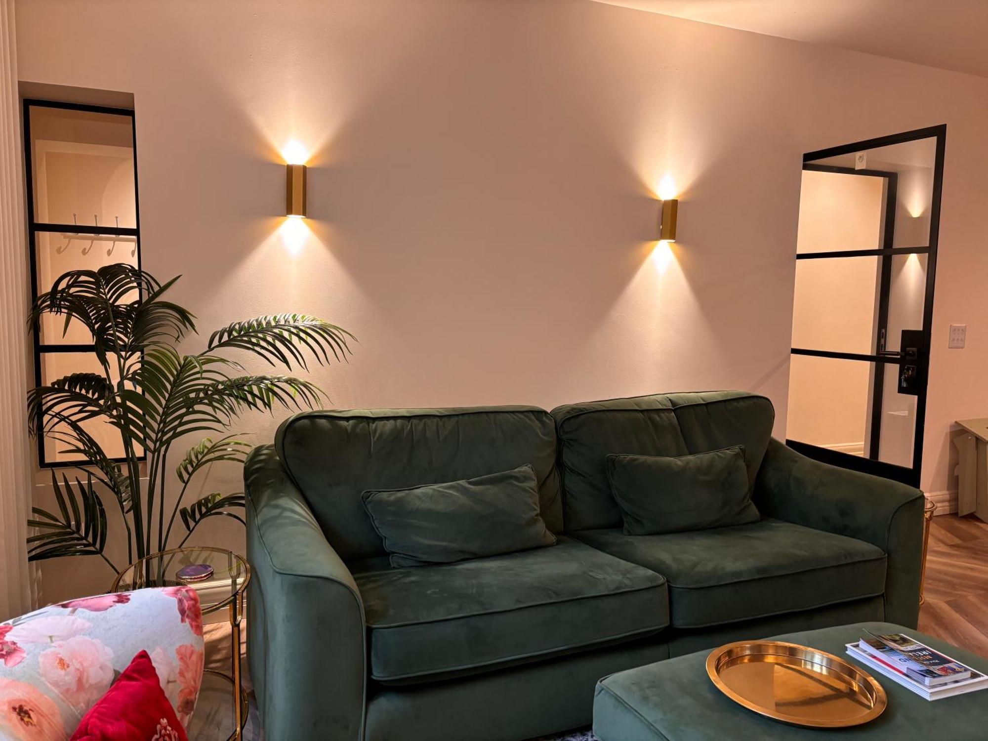 Luxurious 2 Bedroom Apartment With Sea View In Monkstown Блэкрок Экстерьер фото