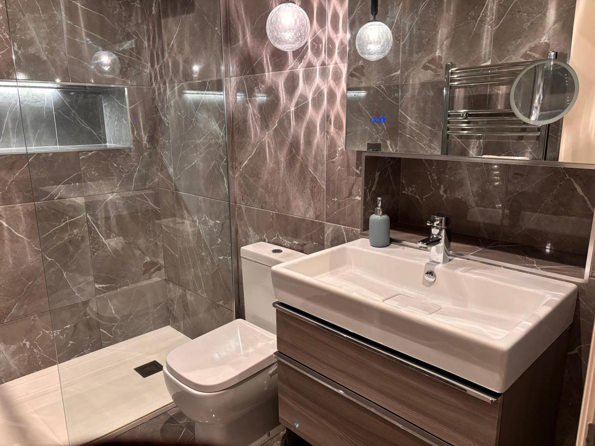 Luxurious 2 Bedroom Apartment With Sea View In Monkstown Блэкрок Экстерьер фото